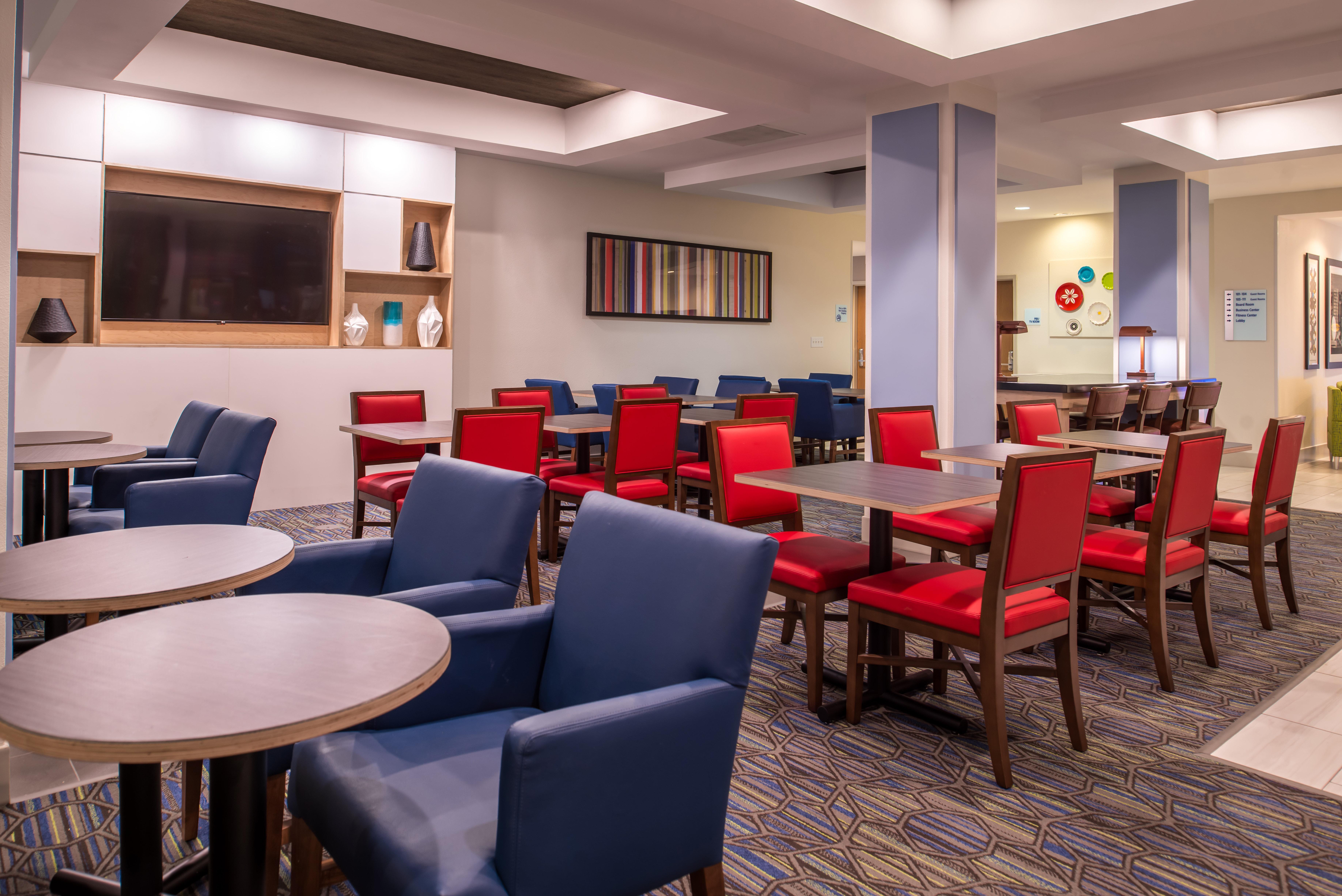 West Chase Holiday Inn Express Hotel & Suites Tampa-Anderson Road-Veterans Exp By Ihg מראה חיצוני תמונה