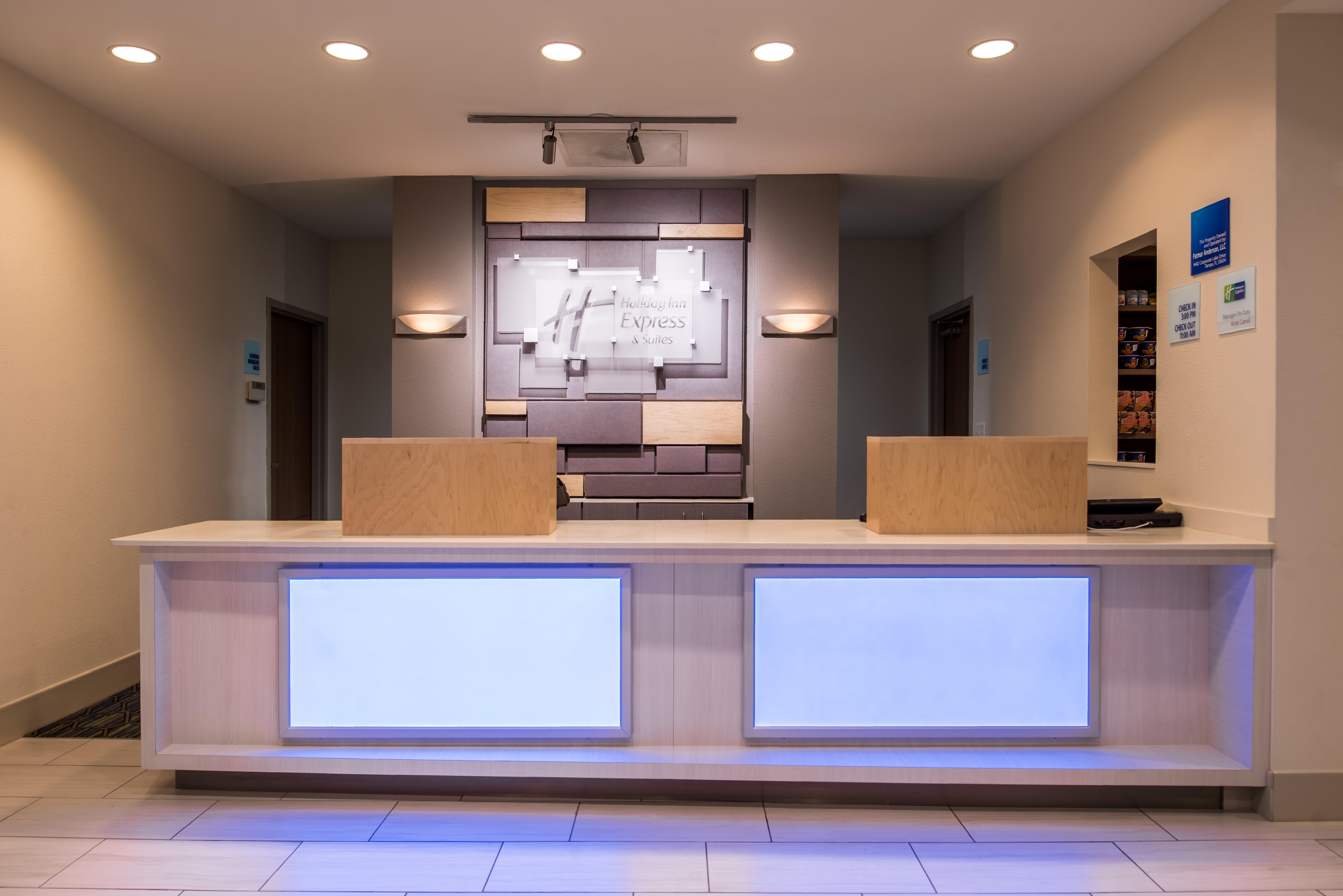 West Chase Holiday Inn Express Hotel & Suites Tampa-Anderson Road-Veterans Exp By Ihg מראה חיצוני תמונה